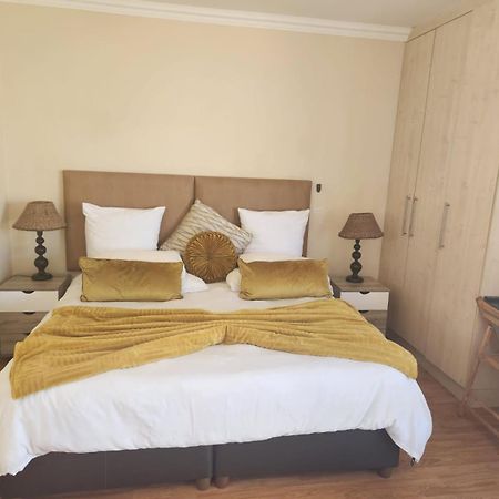 Jenvey House Selfcatering Apartments & Bnb Port Elizabeth Bagian luar foto