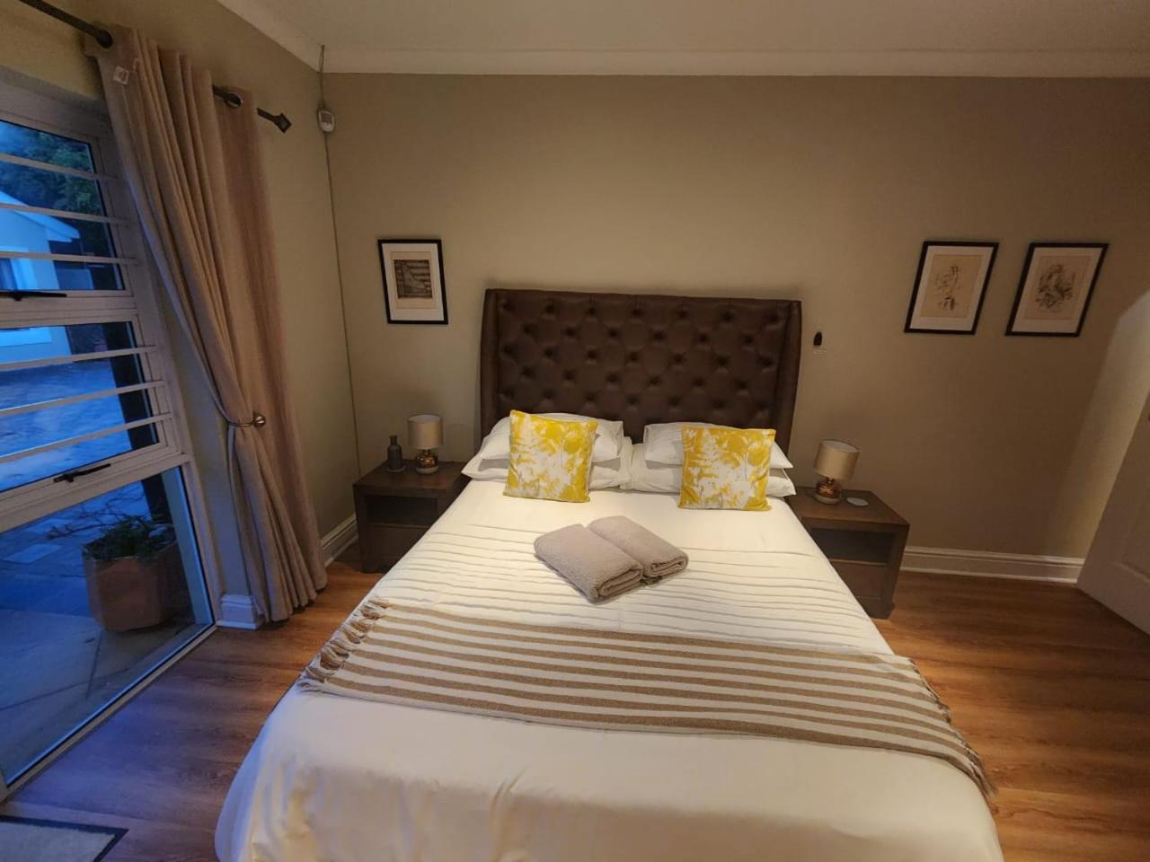 Jenvey House Selfcatering Apartments & Bnb Port Elizabeth Bagian luar foto