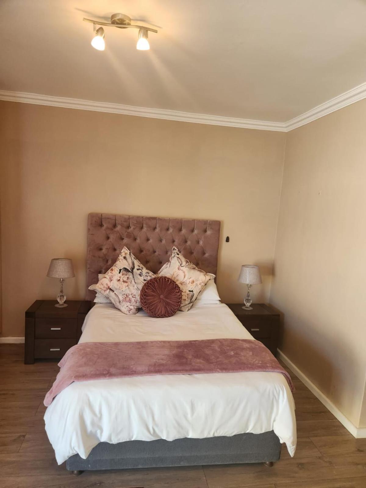 Jenvey House Selfcatering Apartments & Bnb Port Elizabeth Bagian luar foto